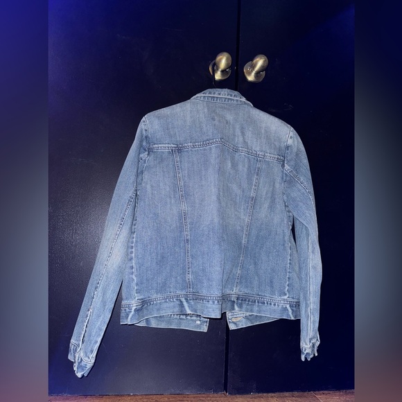 Gap Jean jacket - size large - Picture 2 of 3